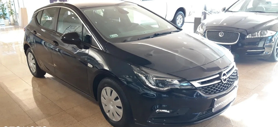 Opel Astra cena 47900 przebieg: 166124, rok produkcji 2018 z Lublin małe 379